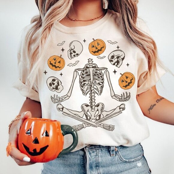 Funny Skeleton Halloween Tee, Retro Halloween Graphics Tee - Picture 1 of 3